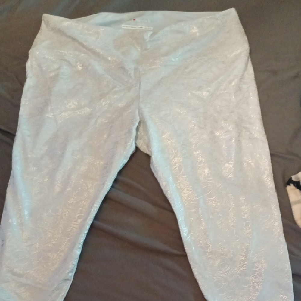 Intro Love The Fit Capri Leggings
